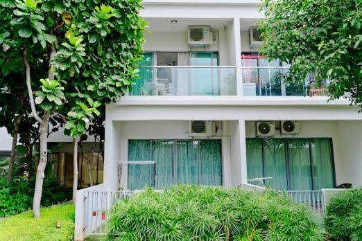 Bulan Guesthouse Imago コタキナバル エクステリア 写真